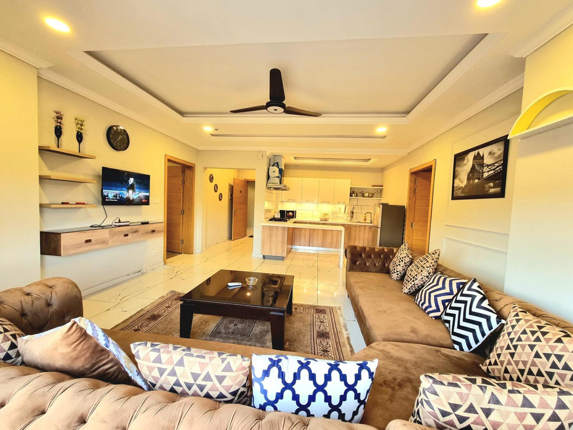 The Millenial Apartments & Suites Bahria Town Rawalpindi Værelse billede