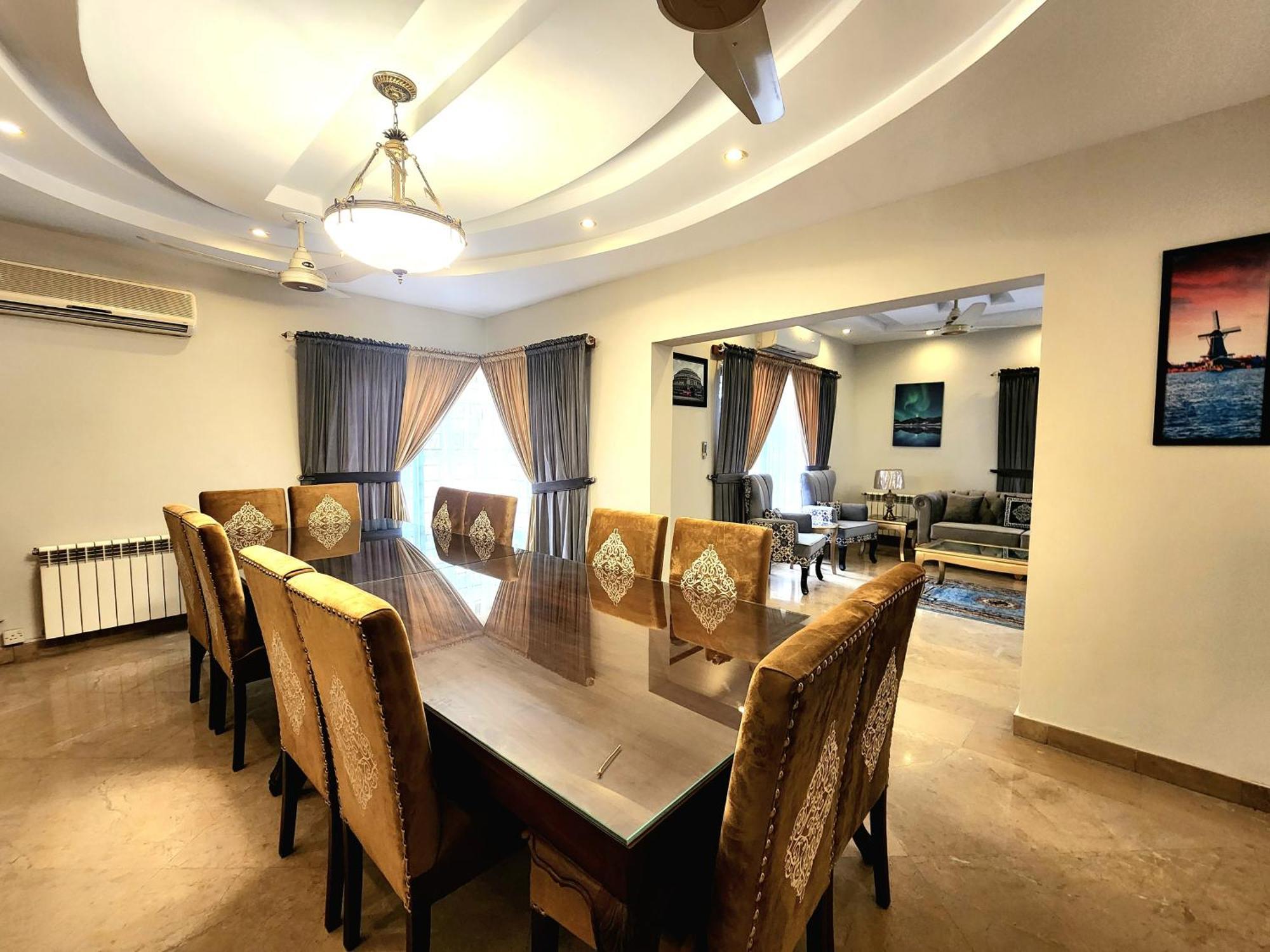 The Millenial Apartments & Suites Bahria Town Rawalpindi Værelse billede
