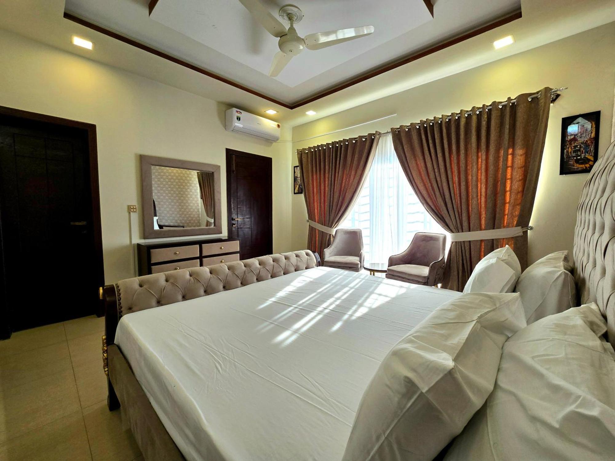 The Millenial Apartments & Suites Bahria Town Rawalpindi Værelse billede