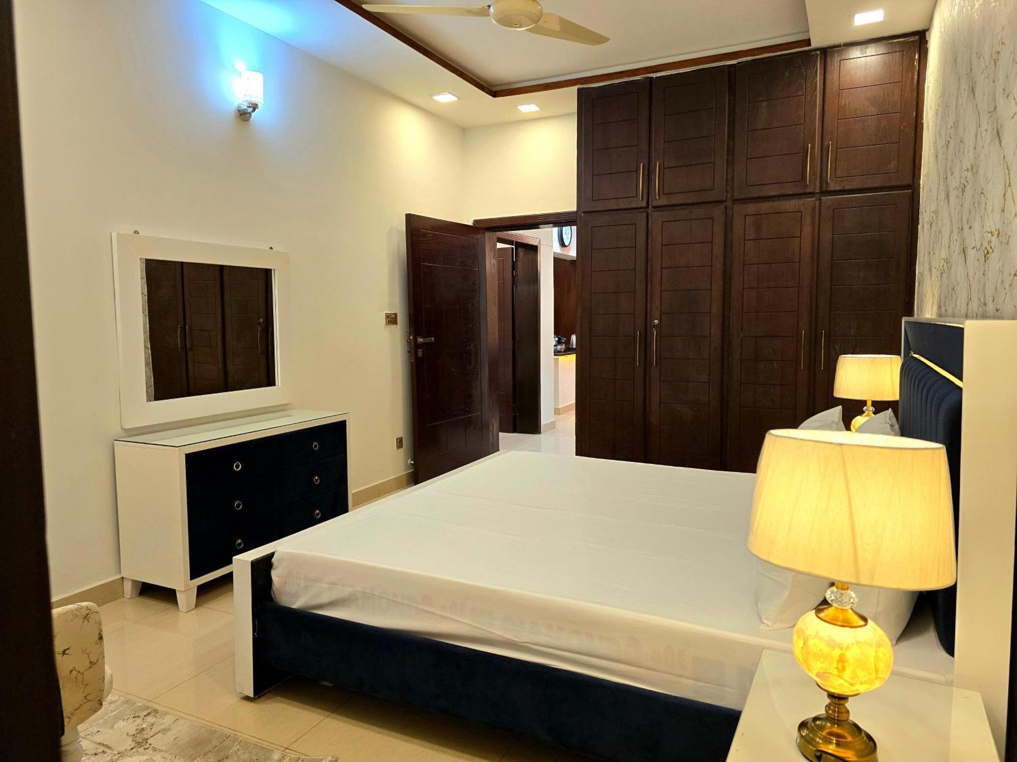 The Millenial Apartments & Suites Bahria Town Rawalpindi Eksteriør billede